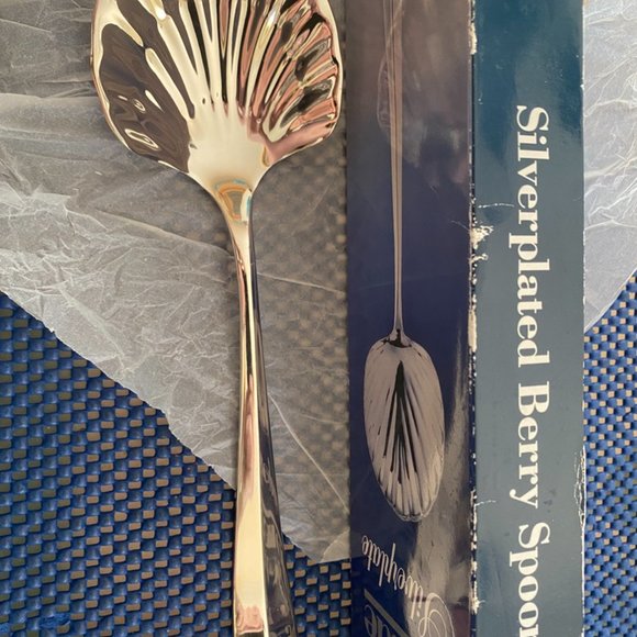 NIB! Tools of the Trade Casserolle/ Berry Spoon SILVERPLATE Pattern ~ 1994 ~ 10" - Picture 2 of 7